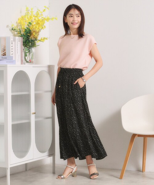 ITS'DEMO(イッツデモ)の「サテンギャザーパンツ(その他パンツ・レディース・ナチュラル/ブラック系/チャコールグレー・00)」の18枚目の写真