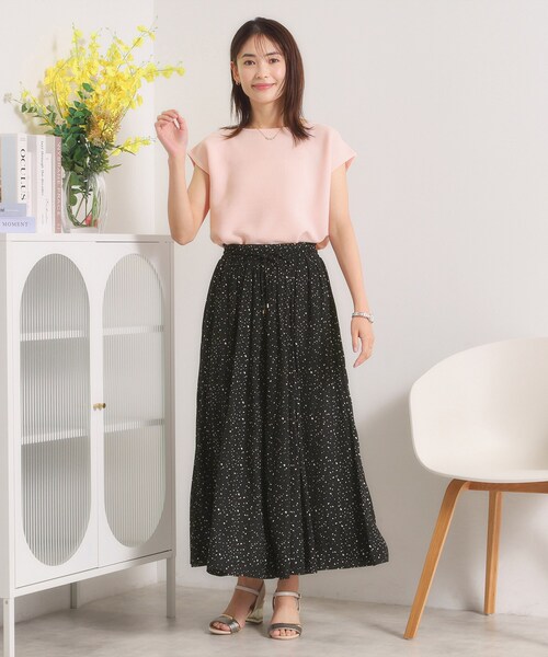 ITS'DEMO(イッツデモ)の「サテンギャザーパンツ(その他パンツ・レディース・ナチュラル/ブラック系/チャコールグレー・00)」の7枚目の写真