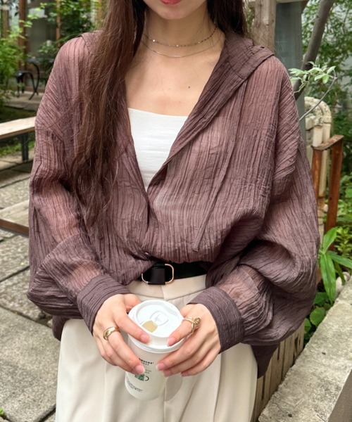 MYMOOD.（マイムード）の「体系カバーも叶う♪フード付きフロントボタンシアーシャツ冷房対策日焼け対策におすすめ（シャツ/ブラウス・レディース・ブラウン/ブルー/ブラック/オフホワイト・FREE）」の3枚目の写真