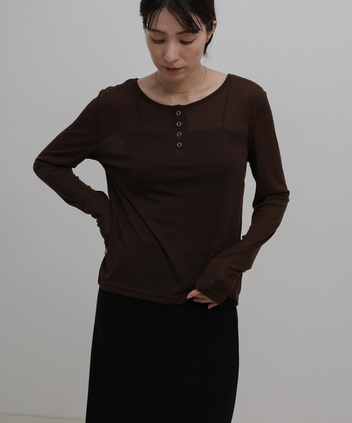 select MOCA（セレクトモカ）の「シアーヘンリーネックロンT（Tシャツ/カットソー・レディース・ホワイト/ブラウン/グレー/ブラック・FREE）」の19枚目の写真