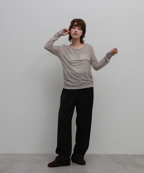 select MOCA（セレクトモカ）の「シアーヘンリーネックロンT（Tシャツ/カットソー・レディース・ホワイト/ブラウン/グレー/ブラック・FREE）」の5枚目の写真