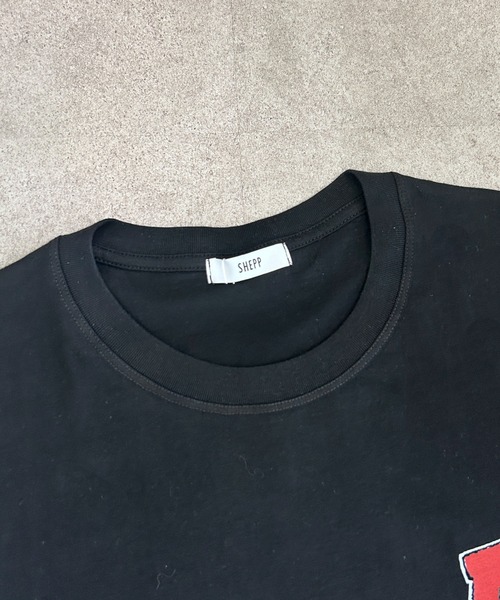 SHEPP(シープ)の「【UNISEX】ビッグシルエット カレッジロゴプリント半袖Tシャツ(Tシャツ/カットソー・レディース・ライトグレー/ブラック・M/L)」の12枚目の写真