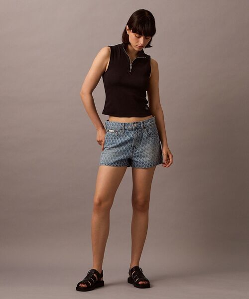 Calvin Klein(カルバン・クライン)の「タンクトップ - ハーフジップノースリーブトップ(タンクトップ・レディース・グレー/ホワイト/ブラック・M/L/S/XS)」の5枚目の写真