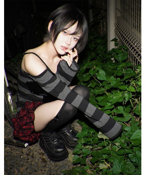DustDevil(ダストデビル)の「『DustDevil/ダストデビル』Velvet Panel Tee/ベルベットパネルTシャツ(Tシャツ/カットソー・レディース・ブラック/ブラック×グレー・FREE)」の9枚目の写真