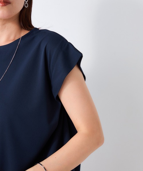 GALLORIA(ギャローリア)の「【接触冷感・UVカット】肩タックネックレス付プルオーバー(Tシャツ/カットソー・レディース・ネイビー/ブルー/ブラウン・L/M/S/LL)」の6枚目の写真