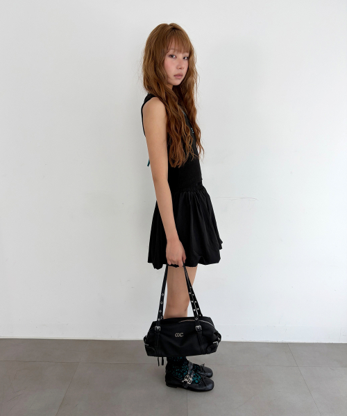 CHICKS（チックス）の「アイレットレザーバゲットバッグ ブラック（ショルダーバッグ・レディース・ブラック・ONE SIZE）」の4枚目の写真