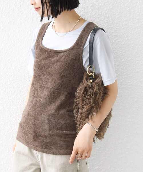 SHIPS(シップス)の「〈手洗い可能〉ミニシャギー 前後 2WAY スクエア ニット タンク(タンクトップ・レディース・ブラック/イエロー/カーキ/ナチュラル・ONE SIZE)」の9枚目の写真