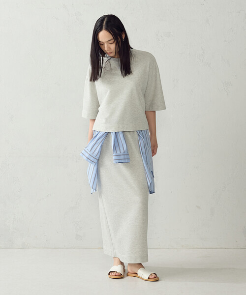 COMME CA ISM(コムサイズム)の「ラメ裏毛 ハーフスリーブスウェット/セットアップ対応(Tシャツ/カットソー・レディース・ライトグレー/チャコール・FREE)」の5枚目の写真