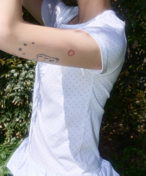 FANCY CLUB(ファンシークラブ)の「FANCY CLUB/ファンシークラブ Frill Layered Dot Tee レイヤード Tシャツ 夏物 夏服(Tシャツ/カットソー・レディース・ホワイト・ONE SIZE)」の7枚目の写真