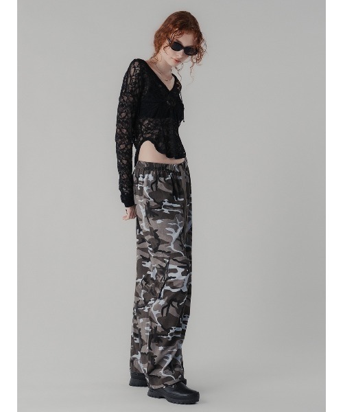 ELCHELE(エルチェレ)の「CAMOUFLAGE CAGO PANTS(デニムパンツ・レディース・グレー/カーキ・38/36)」の14枚目の写真