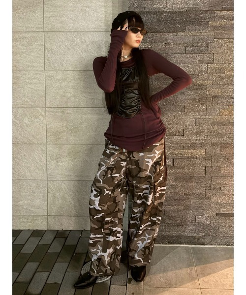ELCHELE(エルチェレ)の「CAMOUFLAGE CAGO PANTS(デニムパンツ・レディース・グレー/カーキ・38/36)」の20枚目の写真