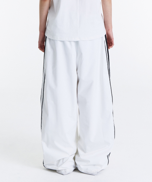 KICHUL(キチョル)の「Layer Side Line Track Pants (White)(その他パンツ・メンズ・その他・SMALL/MEDIUM/LARGE)」の4枚目の写真