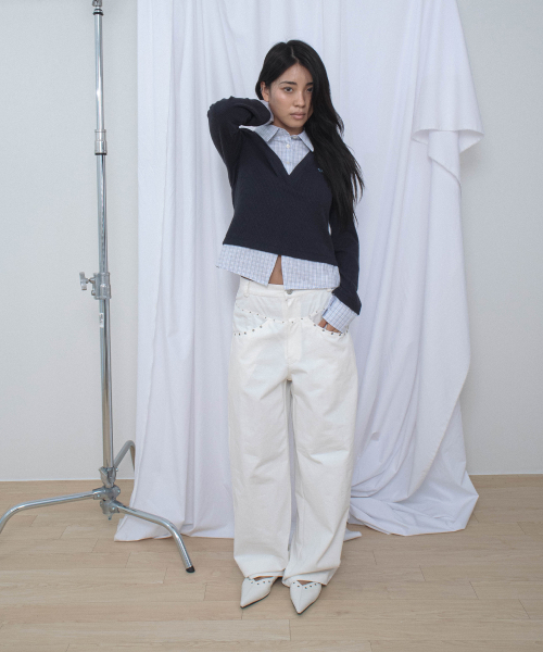 CHICKS(チックス)の「ローレイズスタッズラインコットンパンツアイ(その他パンツ・レディース・アイボリー・ONE SIZE/TWO)」の4枚目の写真