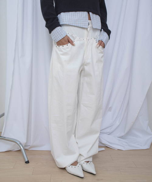 CHICKS(チックス)の「ローレイズスタッズラインコットンパンツアイ(その他パンツ・レディース・アイボリー・ONE SIZE/TWO)」の5枚目の写真