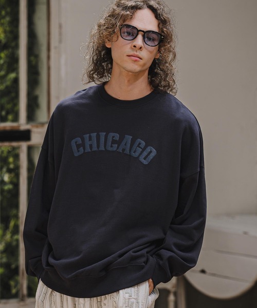 CAMBIO（カンビオ）の「msw1948-プリントCNスウェット - CHICAGO(2602130MCB)（スウェット・メンズ・ブラック/アッシュ/ネイビー・XL/L/M）」の3枚目の写真
