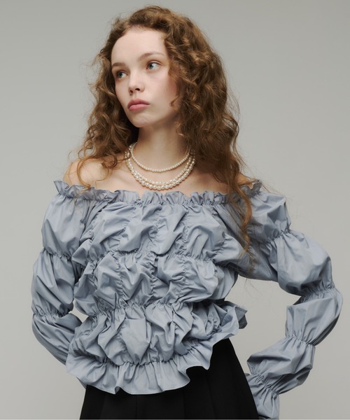 Su1.(スイ)の「【Su1.】オフショルダーシャーリングトップス(Tシャツ/カットソー・レディース・クリーム/グレイッシュブルー/ブラック・FREE)」の13枚目の写真