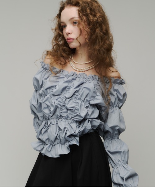 Su1.(スイ)の「【Su1.】オフショルダーシャーリングトップス(Tシャツ/カットソー・レディース・クリーム/グレイッシュブルー/ブラック・FREE)」の16枚目の写真
