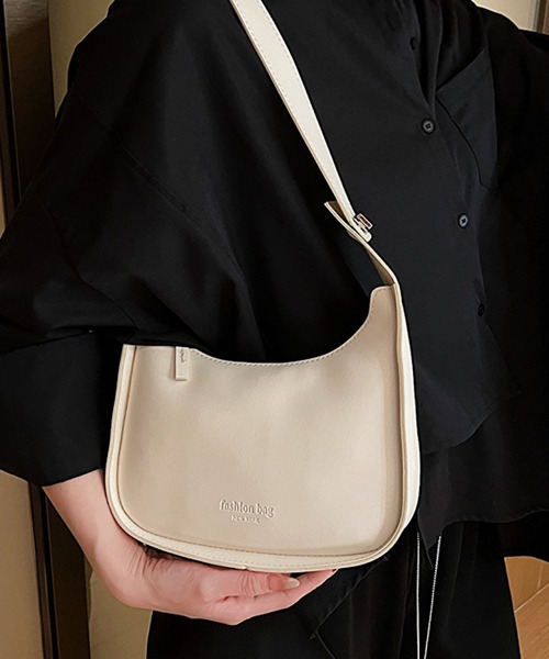 TONE SELECT GOODS(トーンセレクトグッズ)の「urbanfemine./シンプル コンパクト ショルダーバッグ U7662(ショルダーバッグ・レディース・ブラウン/ダークブラウン/ブラック/ホワイト・FREE)」の1枚目の写真