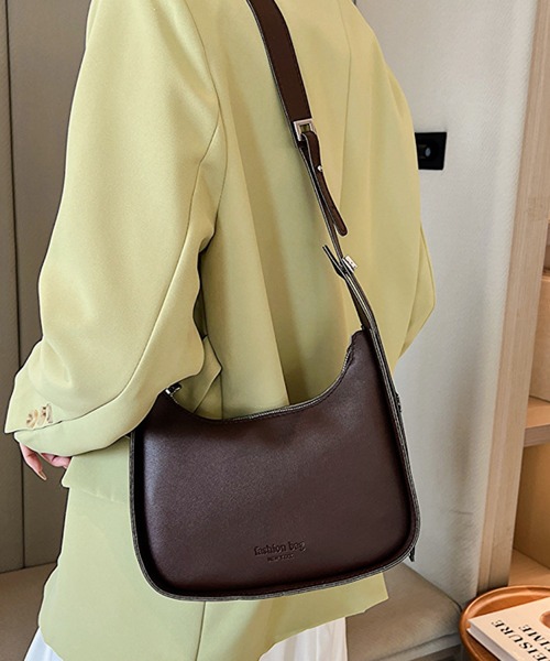 TONE SELECT GOODS(トーンセレクトグッズ)の「urbanfemine./シンプル コンパクト ショルダーバッグ U7662(ショルダーバッグ・レディース・ブラウン/ダークブラウン/ブラック/ホワイト・FREE)」の12枚目の写真