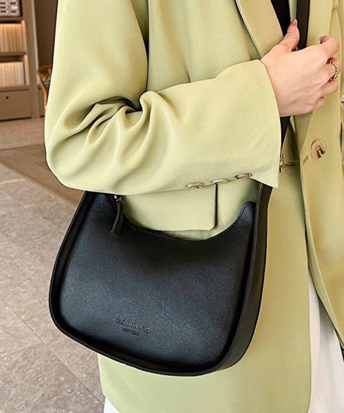 TONE SELECT GOODS(トーンセレクトグッズ)の「urbanfemine./シンプル コンパクト ショルダーバッグ U7662(ショルダーバッグ・レディース・ブラウン/ダークブラウン/ブラック/ホワイト・FREE)」の14枚目の写真