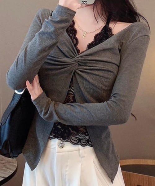 NANEA(ナネア)の「レースキャミレイヤード風トップス(Tシャツ/カットソー・レディース・ブラック/ホワイト/グレー/チャコールグレー・フリー)」の4枚目の写真