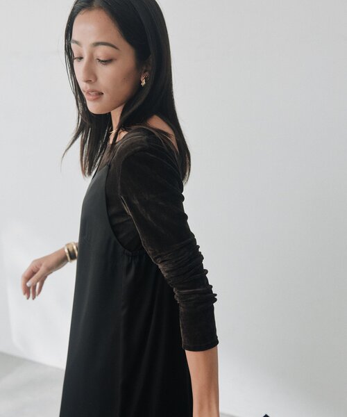 RIVE DROITE(リヴドロワ)の「サテンティアードキャミワンピース(秋服/冬服)(ワンピース・レディース・ブラック/オフホワイト・FREE)」の18枚目の写真