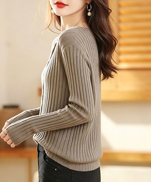 Doux Belle(ドゥーベル)の「リブ編みキーネックフロントボタン長袖ニット(ニット/セーター・レディース・ブラック/ホワイト/ベージュ/ブルー/グレイッシュベージュ/パープル・FREE)」の21枚目の写真