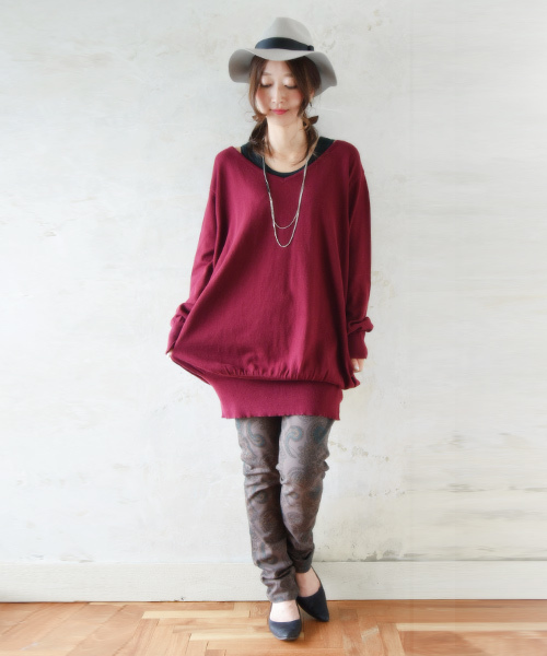 and it_（アンドイット）の「シンプルロングゆったりコットンニット【綿ニット】（ニット/セーター・レディース・オフホワイト/杢グレー/ブラック/ネイビー/グレイッシュベージュ/バーガンディー/ダークグリーン/ロイヤルブルー/マスタード/ブルー・M-L/4L～5L/LL～3L）」の10枚目の写真