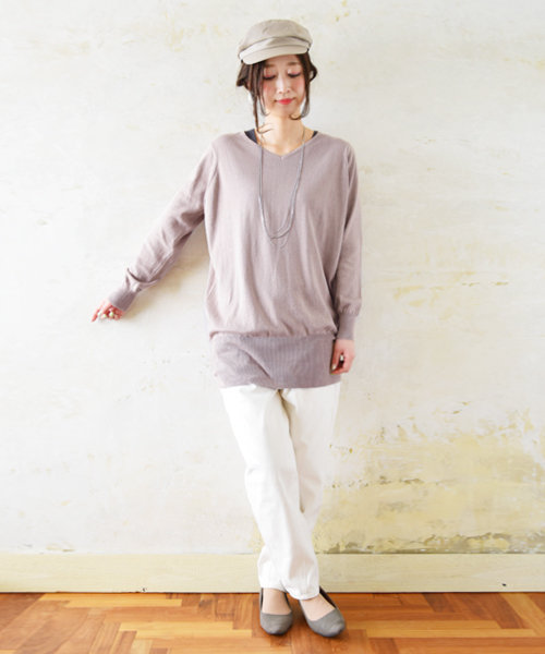 and it_（アンドイット）の「シンプルロングゆったりコットンニット【綿ニット】（ニット/セーター・レディース・オフホワイト/杢グレー/ブラック/ネイビー/グレイッシュベージュ/バーガンディー/ダークグリーン/ロイヤルブルー/マスタード/ブルー・M-L/4L～5L/LL～3L）」の6枚目の写真