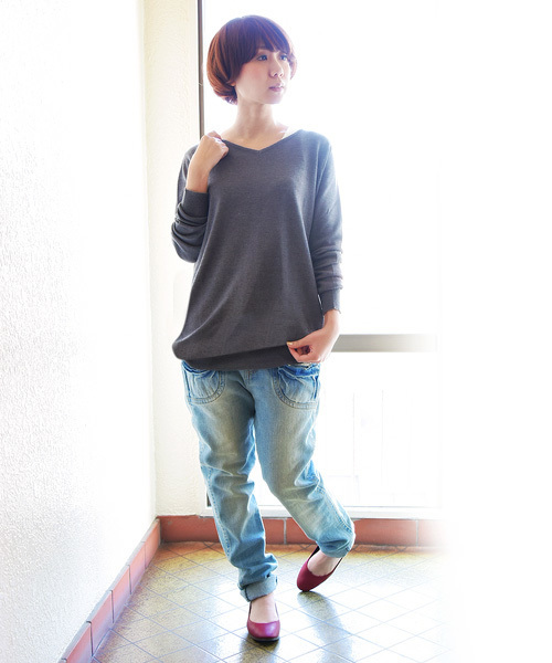 and it_（アンドイット）の「シンプルロングゆったりコットンニット【綿ニット】（ニット/セーター・レディース・オフホワイト/杢グレー/ブラック/ネイビー/グレイッシュベージュ/バーガンディー/ダークグリーン/ロイヤルブルー/マスタード/ブルー・M-L/4L～5L/LL～3L）」の11枚目の写真