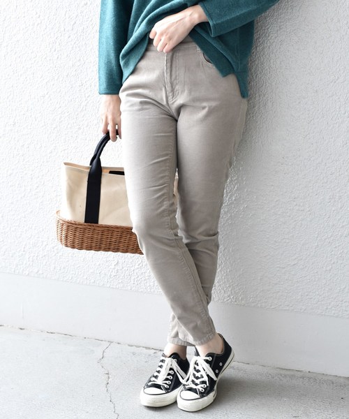 SHIPS Days（シップスデイズ）の「SHIPS Days STANDARD:コーデュロイ パンツ（その他パンツ・レディース・オフホワイト/オリーブ/ベージュ/ダークグレー・SMALL/MEDIUM/LARGE）」の4枚目の写真