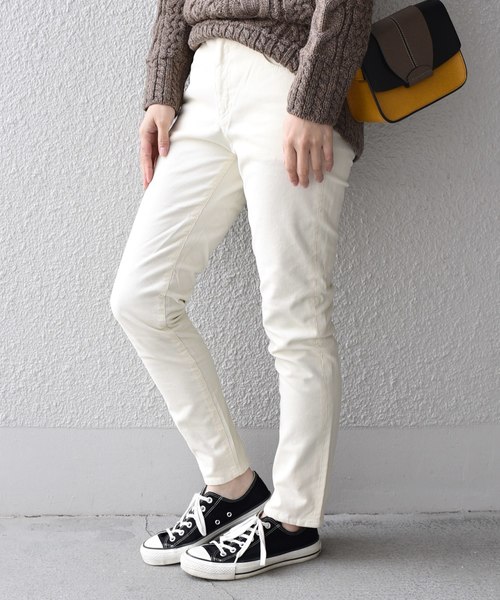 SHIPS Days（シップスデイズ）の「SHIPS Days STANDARD:コーデュロイ パンツ（その他パンツ・レディース・オフホワイト/オリーブ/ベージュ/ダークグレー・SMALL/MEDIUM/LARGE）」の2枚目の写真