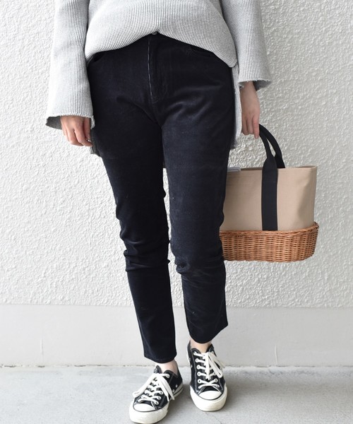 SHIPS Days（シップスデイズ）の「SHIPS Days STANDARD:コーデュロイ パンツ（その他パンツ・レディース・オフホワイト/オリーブ/ベージュ/ダークグレー・SMALL/MEDIUM/LARGE）」の3枚目の写真