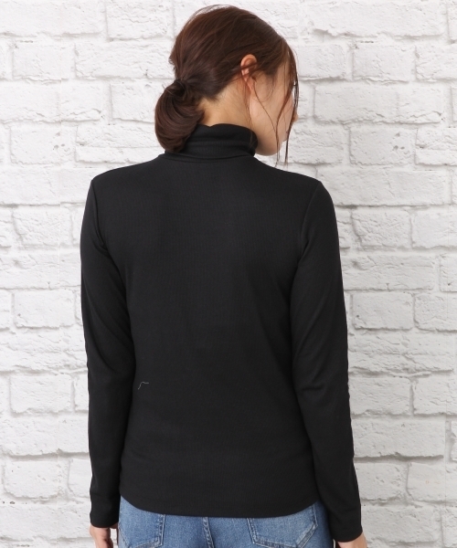 LEPSIM(レプシィム)の「リブタートルインナーLS 728194(Tシャツ/カットソー・レディース・ブラック/オフホワイト/トップグレー・MEDIUM/LARGE)」の5枚目の写真