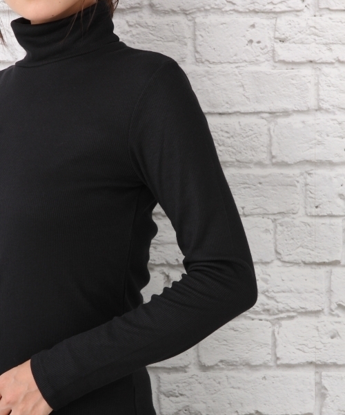 LEPSIM(レプシィム)の「リブタートルインナーLS 728194(Tシャツ/カットソー・レディース・ブラック/オフホワイト/トップグレー・MEDIUM/LARGE)」の7枚目の写真