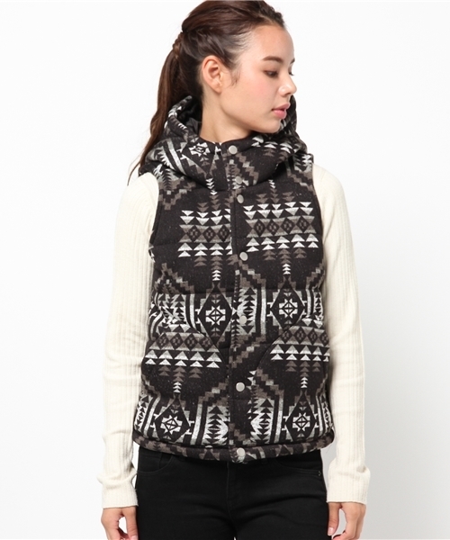 VENCEEXCHANGE（ヴァンスエクスチェンジ）の「ライトスライバー中綿ベスト               （ダウンベスト・レディース・ブラック/オリーブ・MEDIUM）」の6枚目の写真