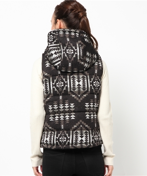 VENCEEXCHANGE（ヴァンスエクスチェンジ）の「ライトスライバー中綿ベスト               （ダウンベスト・レディース・ブラック/オリーブ・MEDIUM）」の8枚目の写真