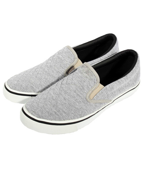 ８(eight)（エイト）の「スリッポンスニーカー キルト（スリッポン・メンズ・チャコールグレー/トリコロール/ブラック×ブラック/グレー・27.0cm/26.5cm/28.0cm/25.5cm/26.0cm/25.0cm）」の3枚目の写真