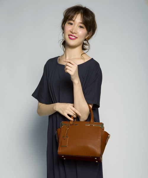 PLAIN CLOTHING（プレーンクロージング）の「メタルパーツハンドバッグ/ショルダーバッグ【PLAIN CLOTHING】（ショルダーバッグ・レディース・グレー/レッド/キャメル/ブラック/アイボリー・FREE）」の20枚目の写真