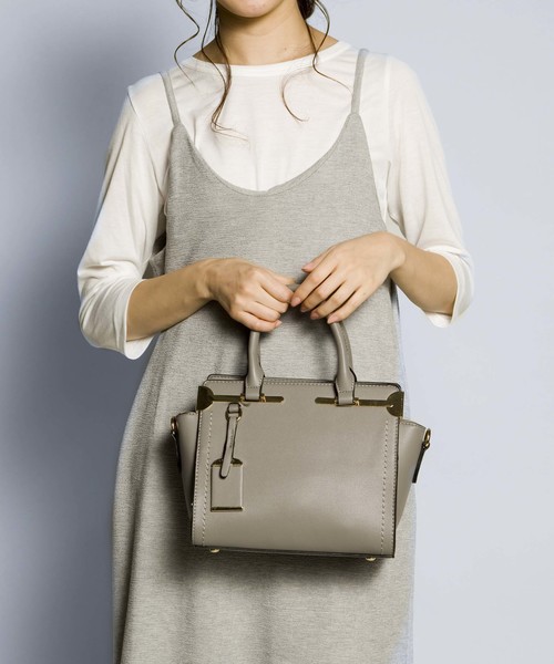 PLAIN CLOTHING（プレーンクロージング）の「メタルパーツハンドバッグ/ショルダーバッグ【PLAIN CLOTHING】（ショルダーバッグ・レディース・グレー/レッド/キャメル/ブラック/アイボリー・FREE）」の21枚目の写真