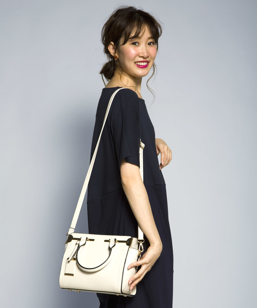 PLAIN CLOTHING（プレーンクロージング）の「メタルパーツハンドバッグ/ショルダーバッグ【PLAIN CLOTHING】（ショルダーバッグ・レディース・グレー/レッド/キャメル/ブラック/アイボリー・FREE）」の22枚目の写真