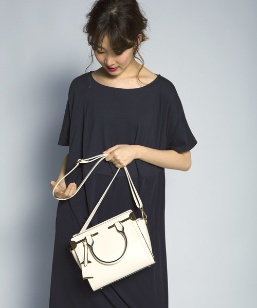 PLAIN CLOTHING（プレーンクロージング）の「メタルパーツハンドバッグ/ショルダーバッグ【PLAIN CLOTHING】（ショルダーバッグ・レディース・グレー/レッド/キャメル/ブラック/アイボリー・FREE）」の14枚目の写真