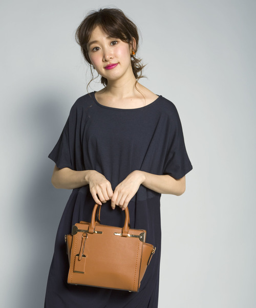 PLAIN CLOTHING（プレーンクロージング）の「メタルパーツハンドバッグ/ショルダーバッグ【PLAIN CLOTHING】（ショルダーバッグ・レディース・グレー/レッド/キャメル/ブラック/アイボリー・FREE）」の15枚目の写真