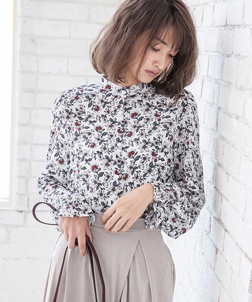 fifth（フィフス）の「ヴィンテージフラワーブラウス（シャツ/ブラウス・レディース・カーキ/ホワイト・MEDIUM）」の2枚目の写真