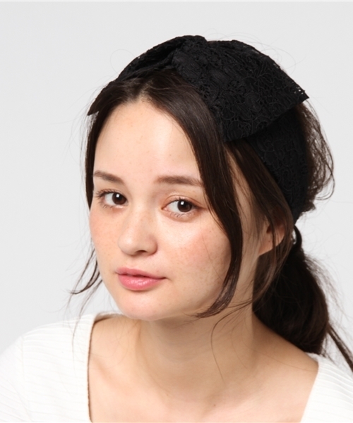 earth music&ecology（アースミュージックアンドエコロジー）の「レースターバン（ヘアバンド・レディース・アイボリー/ブラック・FREE）」の2枚目の写真