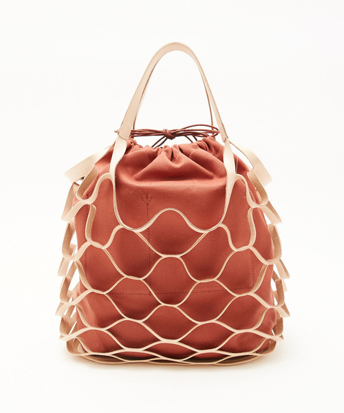 The Bagmati（ザバグマティ）の「【 VERY 3月号 掲載 】【 anan 2091号 掲載 】BAGMATI バグマティ 別注レザーレースバッグ（ショルダーバッグ・レディース・ブラック/ナチュラル・FREE）」の11枚目の写真