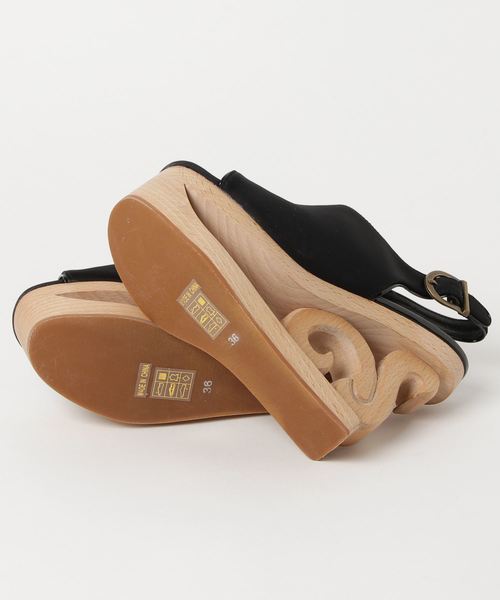 Jeffrey Campbell(ジェフリーキャンベル)の「バックベルトスケートサンダル(サンダル・レディース・ブラック・38/36/37/39/35)」の3枚目の写真