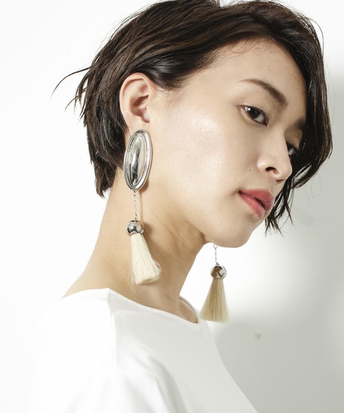 TOGA PULLA（トーガ　プルラ）の「【TOGA PULLA(トーガプルラ)】《復刻》メタルピースフリンジイヤリング TP62-AK276（イヤリング・レディース・ホワイト/ブラック・FREE）」の10枚目の写真