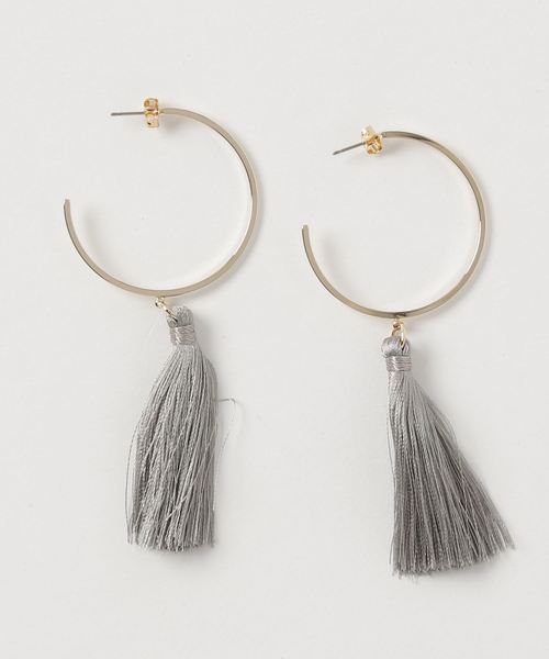 DouDou（ドゥドゥ）の「フリンジピアス（ピアス（両耳用）・レディース・ベージュ/グレー/キャメル・FREE）」の2枚目の写真