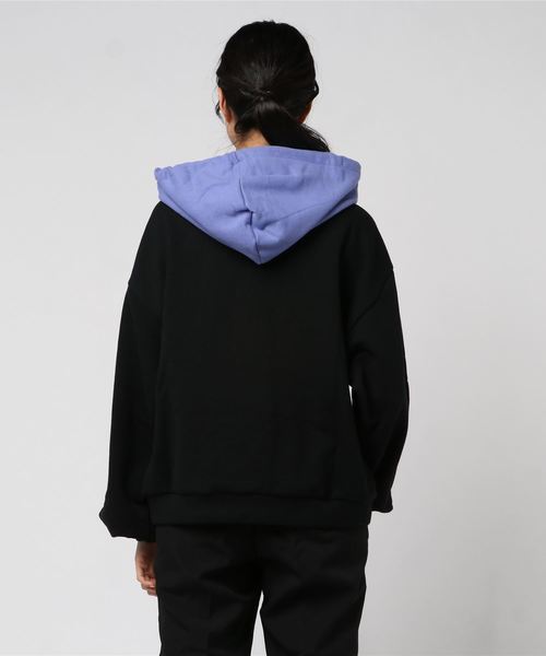 PUNYUS（プニュズ）の「バイカラーロゴパーカー（パーカー・レディース・ブラック/ピンク/グリーン・1/2/4/3）」の5枚目の写真